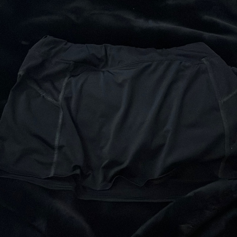 Medium Athletic Black Skirt! 🖤